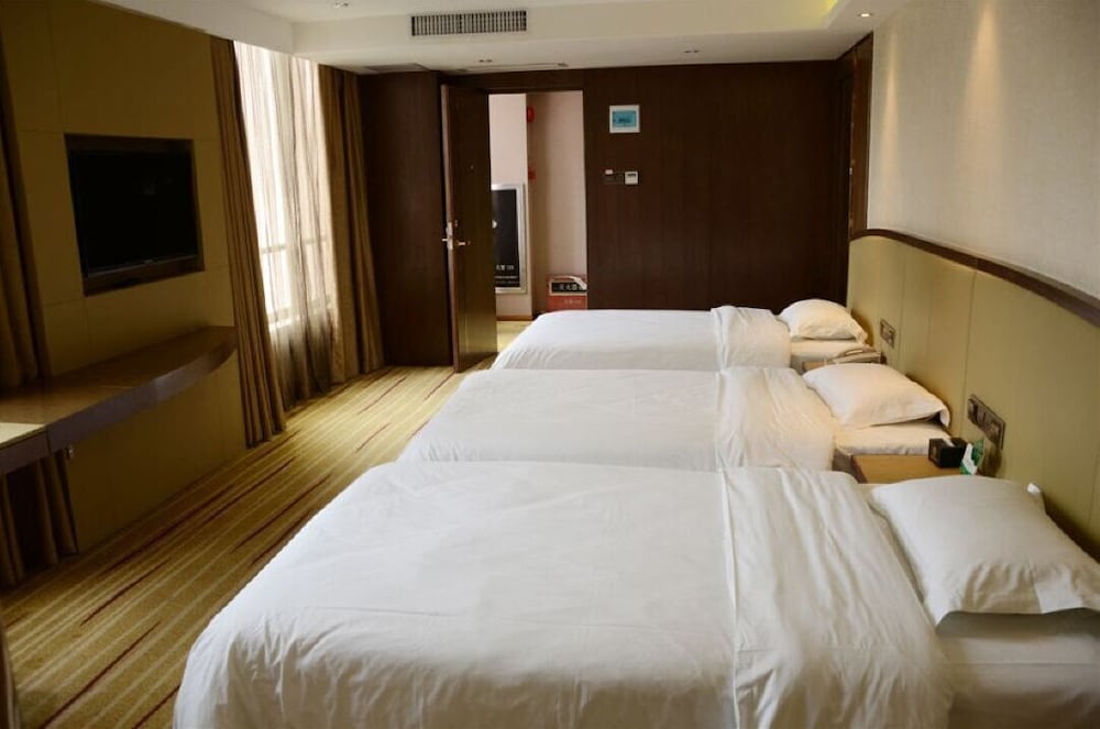 Deluxe Triple Room photo 3
