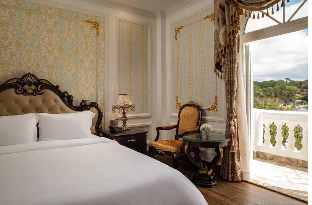 Deluxe Double Room, Balcony (201, 203)