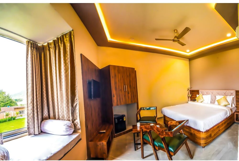 Deluxe Room, Balcony