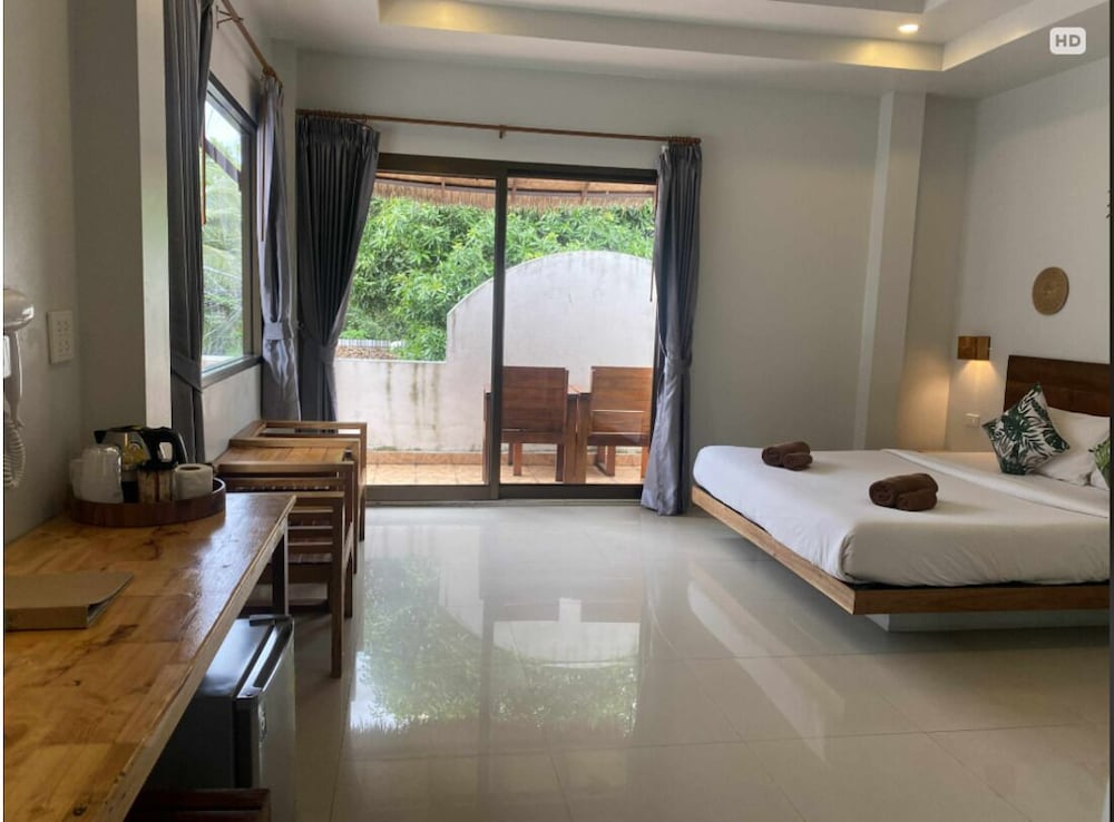 Standard Studio, Resort View