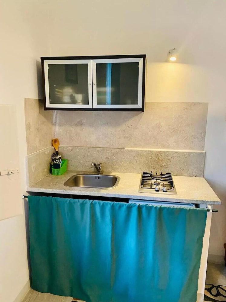 Basic Apartment photo 3