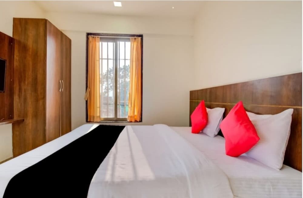 Deluxe Room - Photo 1