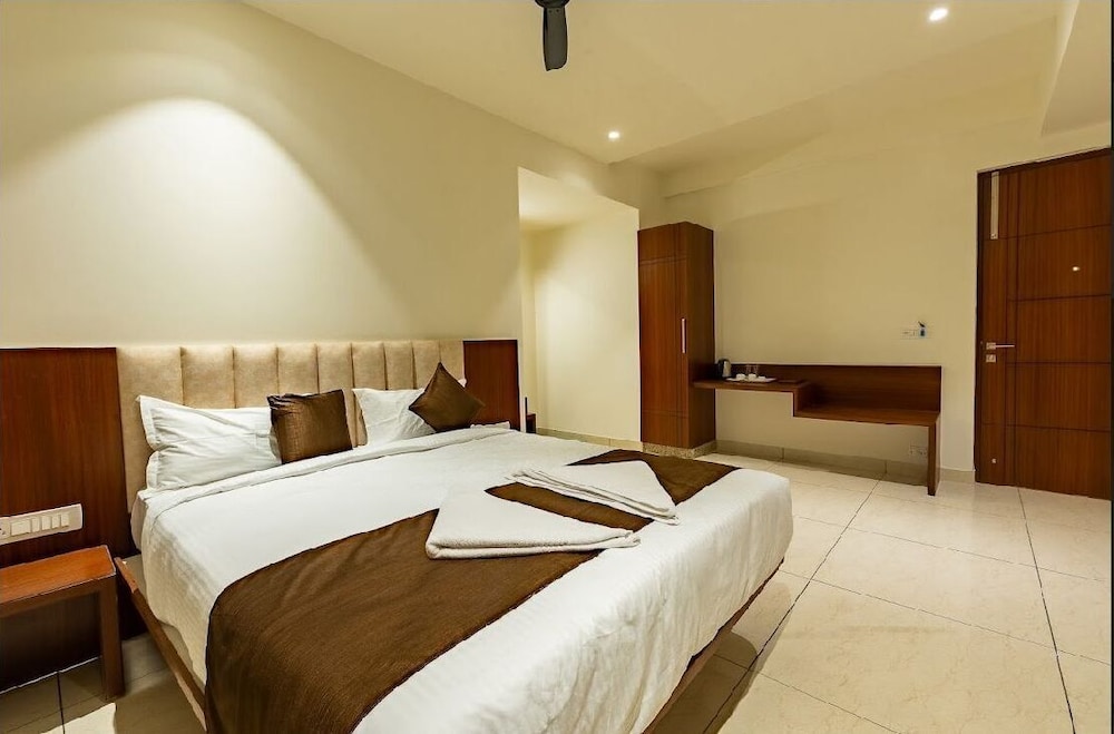 Executive Room - Photo 1