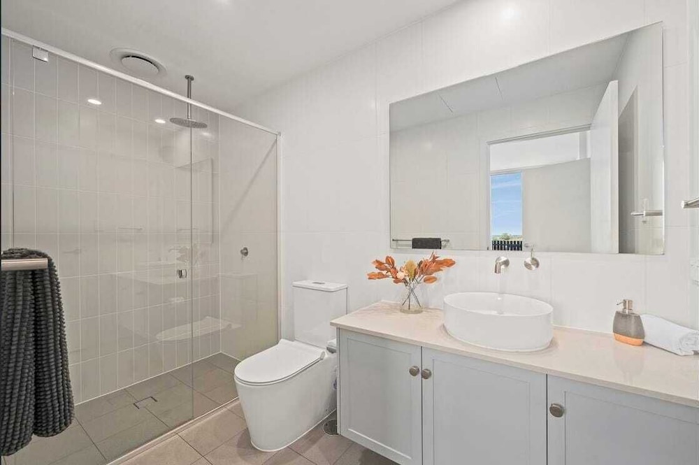 Luxury Apartment, 3 Bedrooms, Ocean View photo 2