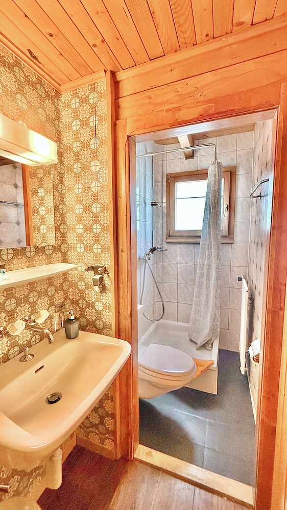 Family Quadruple Room, Pets Allowed, Mountain View photo 2