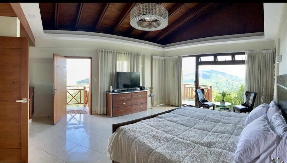 Executive Room photo 1