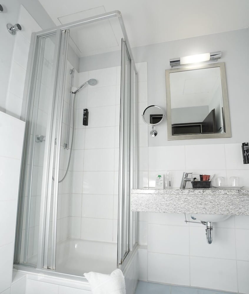 Family Studio Suite - Photo 14