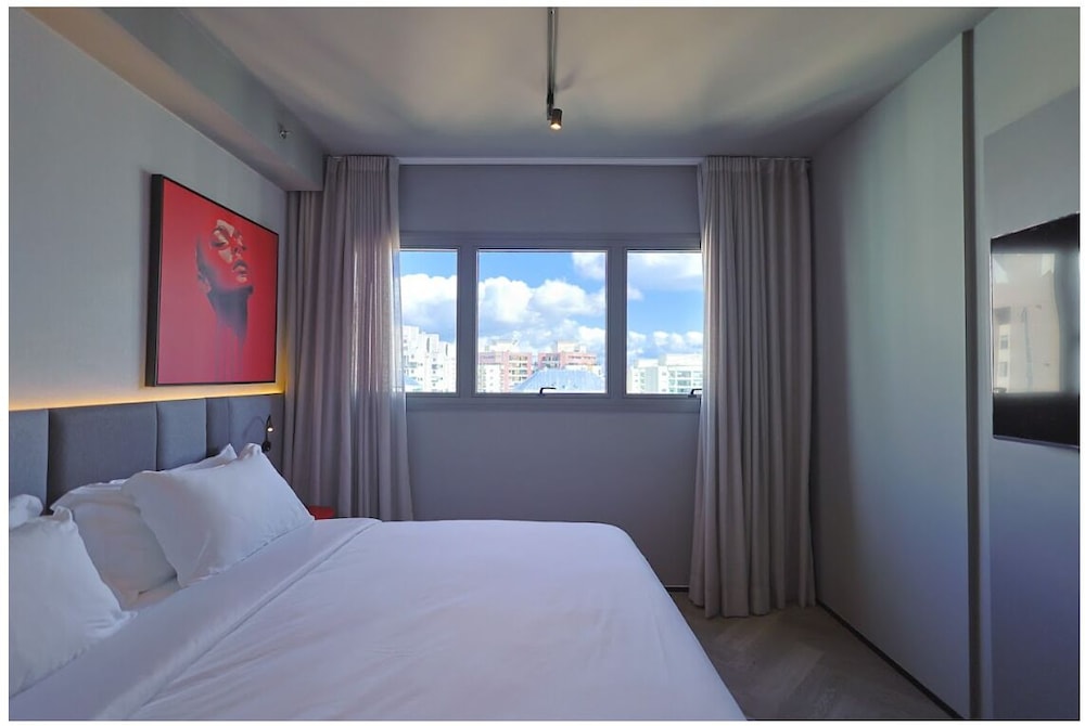 Family Double Room, City View thumbnail 6