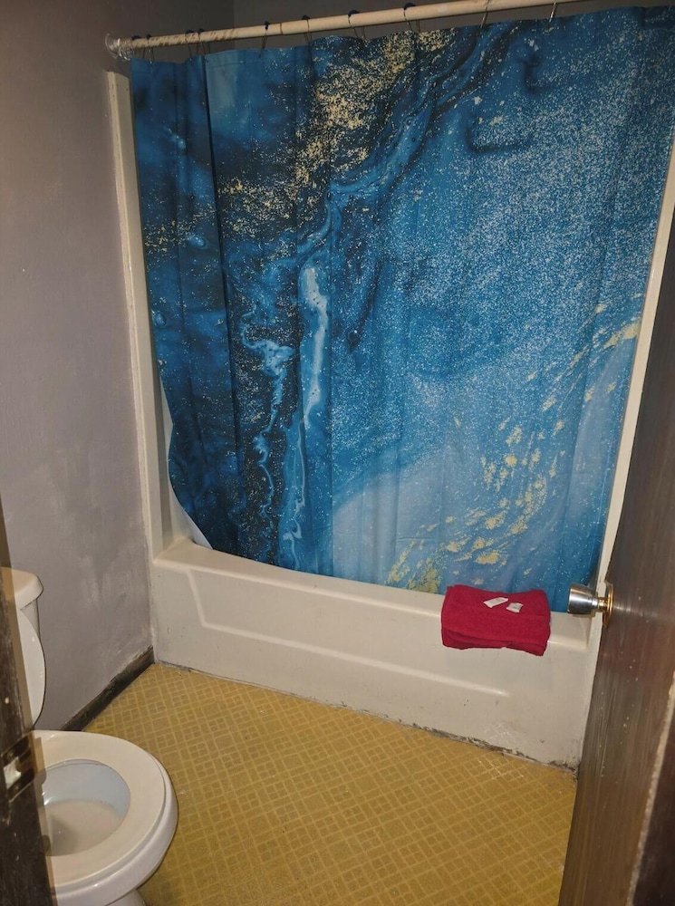 Room, 1 Queen Bed, Non Smoking - Photo 19