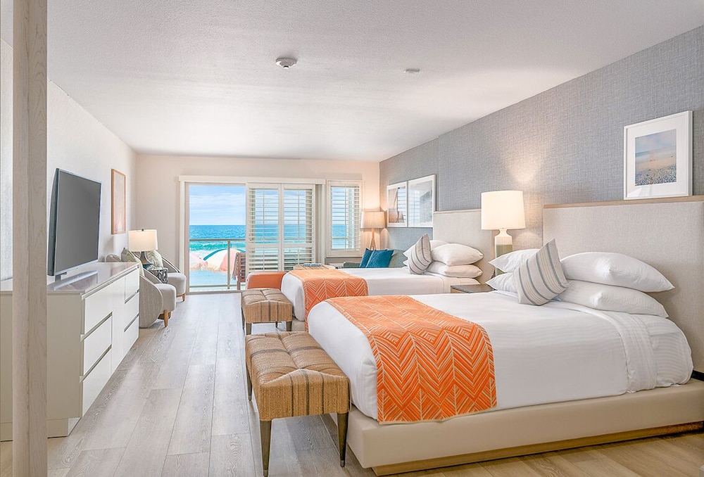 Panoramic Room, 2 Queen Beds, Ocean View, Oceanfront - Photo 1