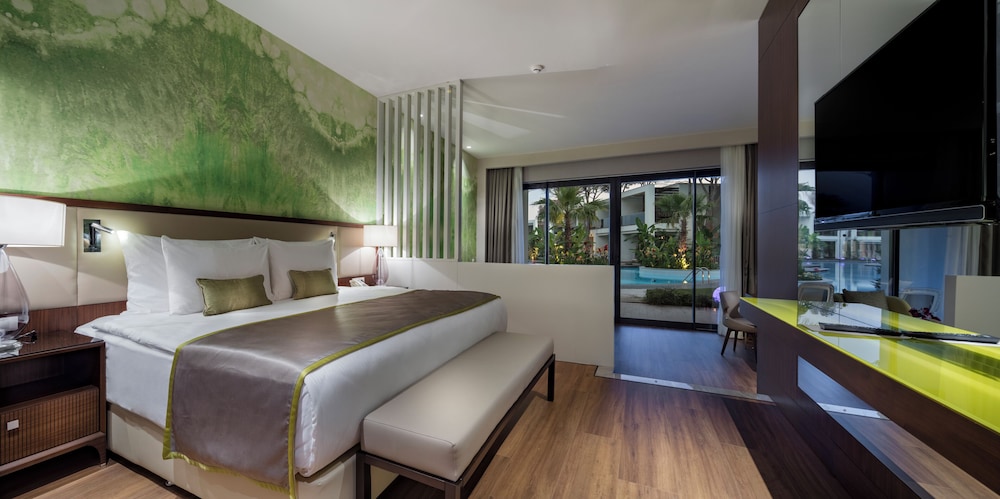 Garden Family Suite Pool View