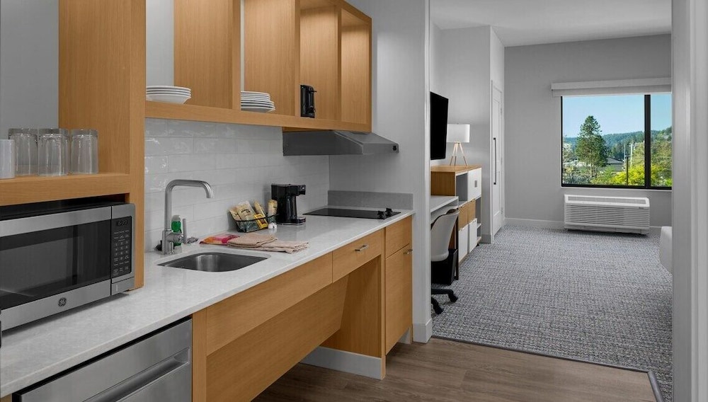 Studio, 2 Queen Beds (Mobility Accessible, Tub)