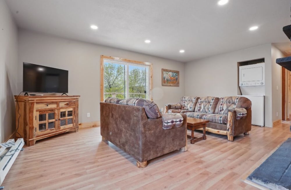 Exclusive Cabin, 2 Bedrooms, Mountain View photo 3
