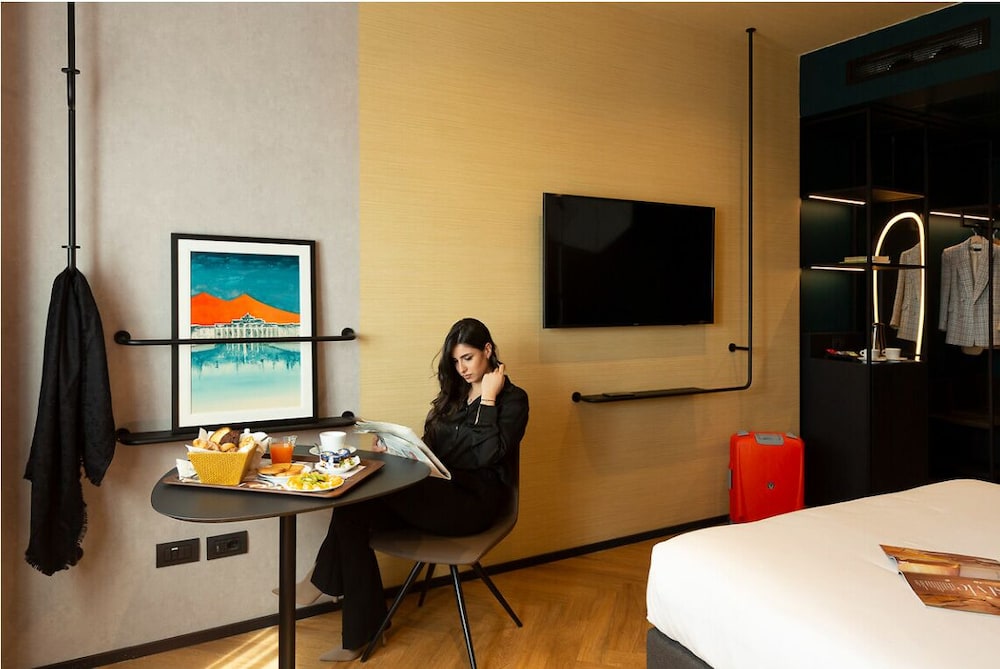 Superior Room, 1 King Bed with Sofa bed photo 3