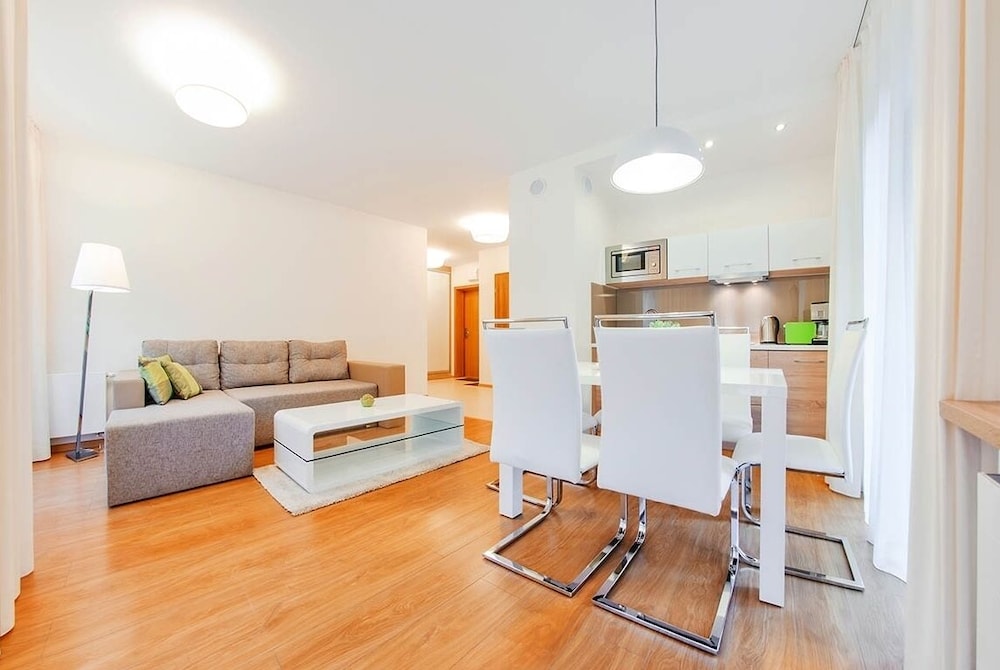 Apartment (231)