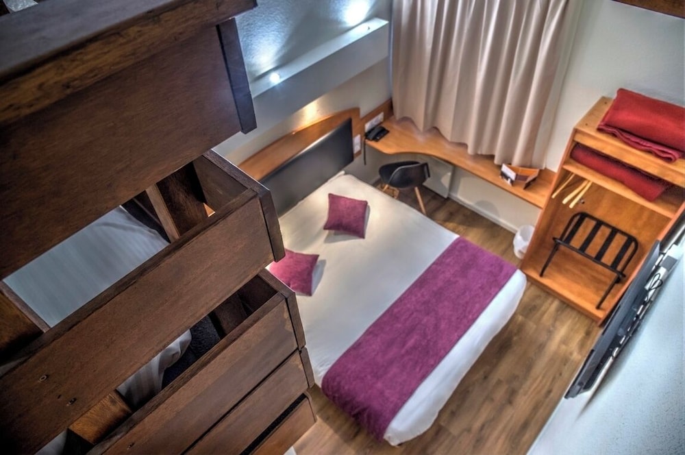 Room for five people photo 2