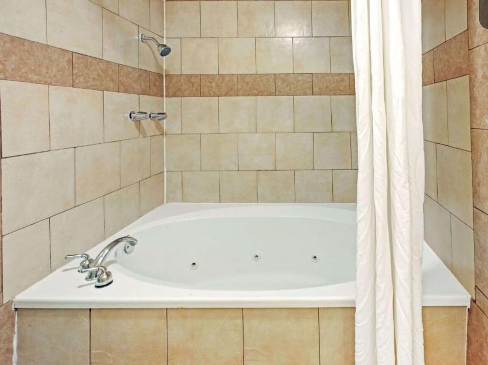 Suite, 1 King Bed, Smoking - Photo 1