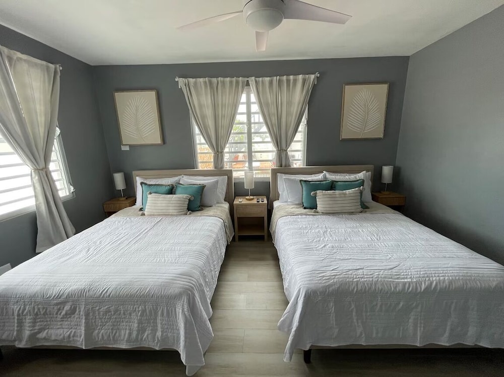 Penthouse, Beachside photo 1
