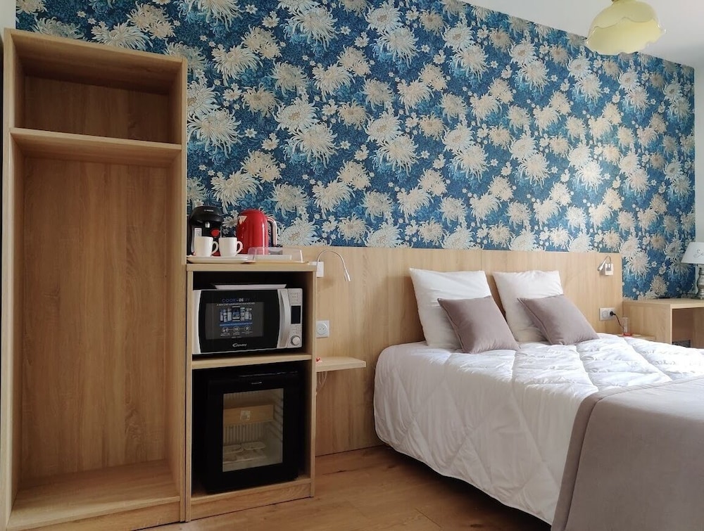 Double Room, 1 Queen Bed photo 1