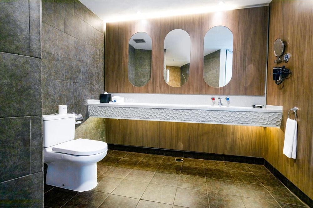 ASTON Suite photo 3