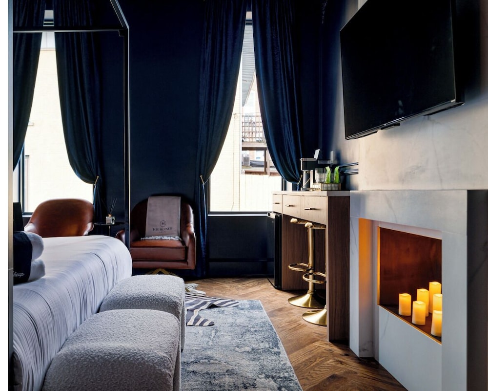 King Suite-Room 3