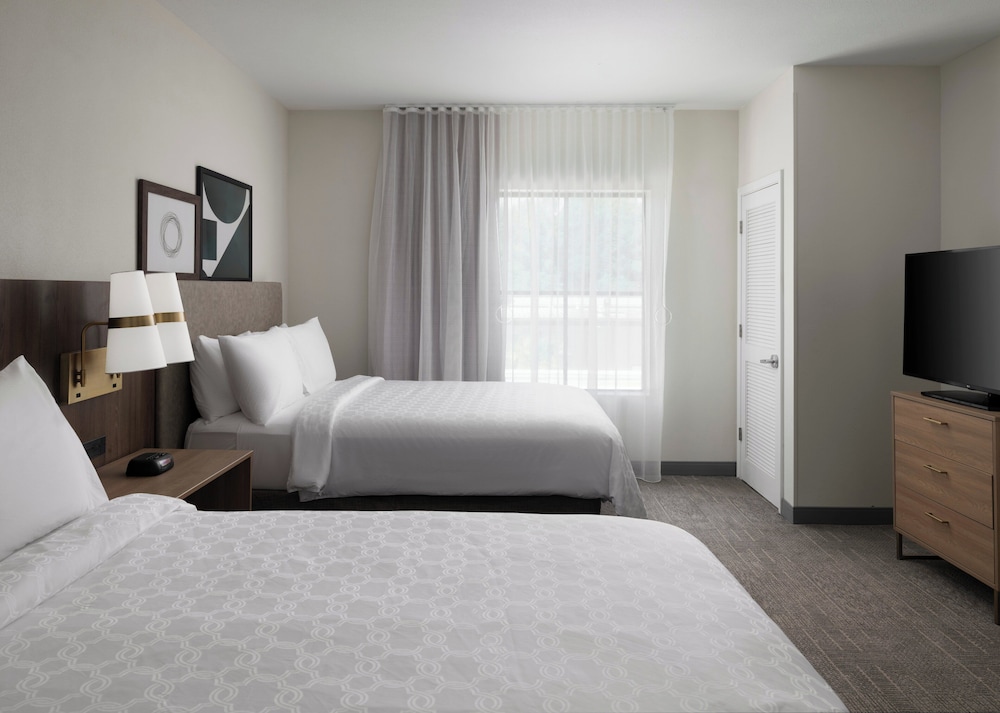 Suite, 1 Bedroom, Mobility Accessible, Kitchen (Accessible Tub) - Photo 4