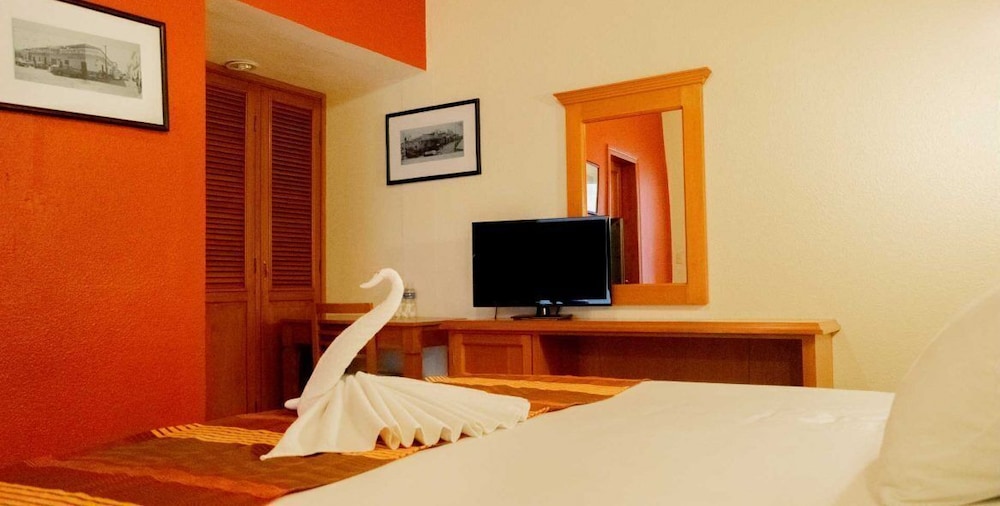 Standard Double Room, 2 Queen Beds, Garden View photo 2