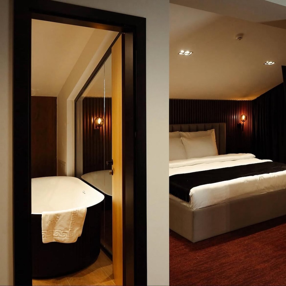 Deluxe Suite, Balcony photo 1
