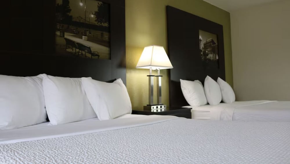 Room, 2 Queen Beds, Smoking