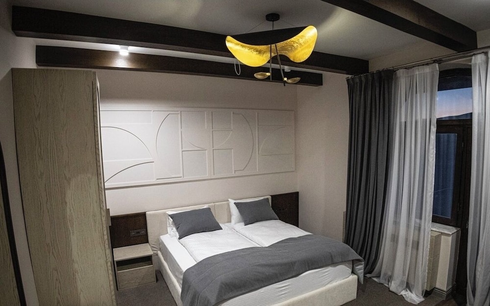 Deluxe Double Room, Balcony, Mountain View photo 2