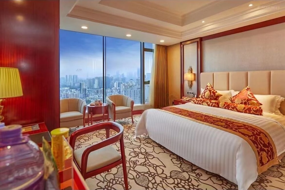 Deluxe Kingbed Room - Photo 1