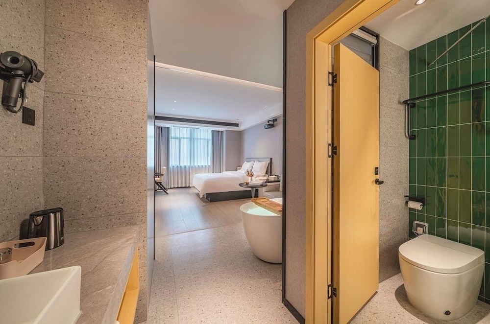 Executive Room, City View