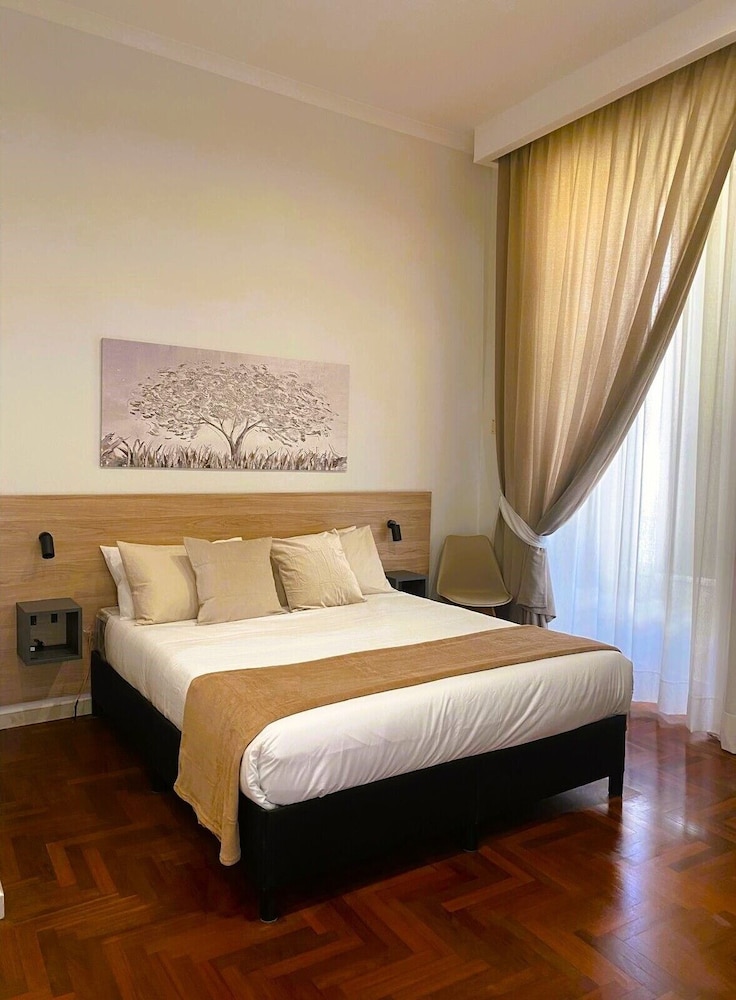 Comfort Room, 1 King Bed, Non Smoking, Balcony
