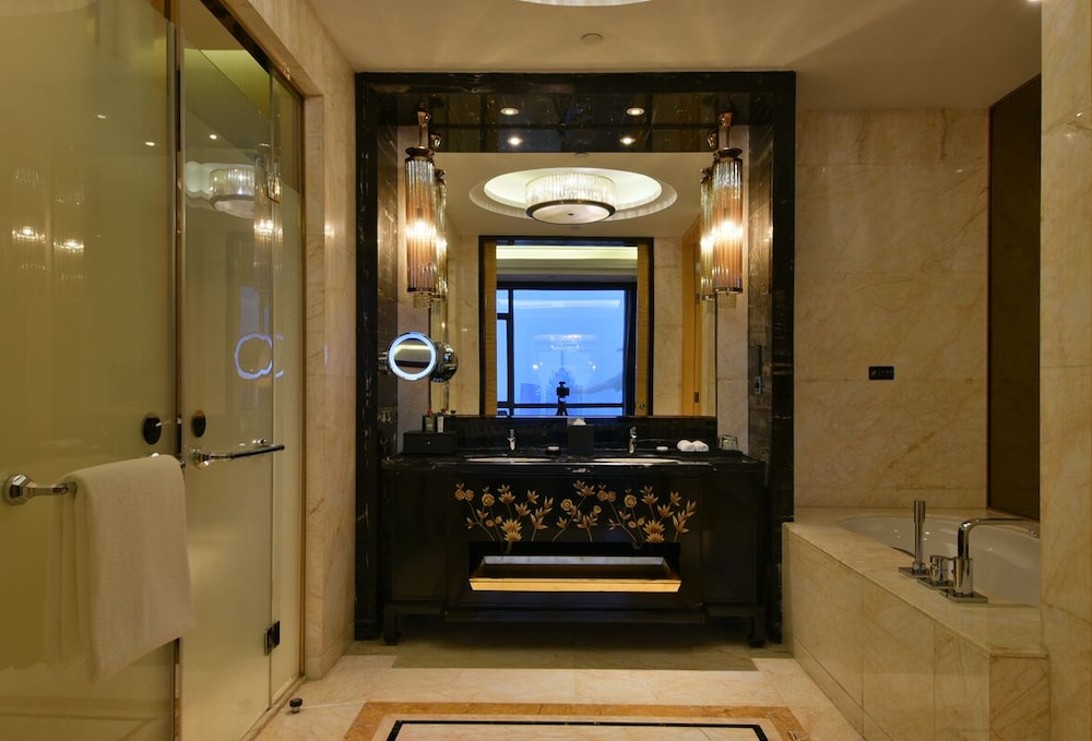 Suite (Ambassador) - Photo 4