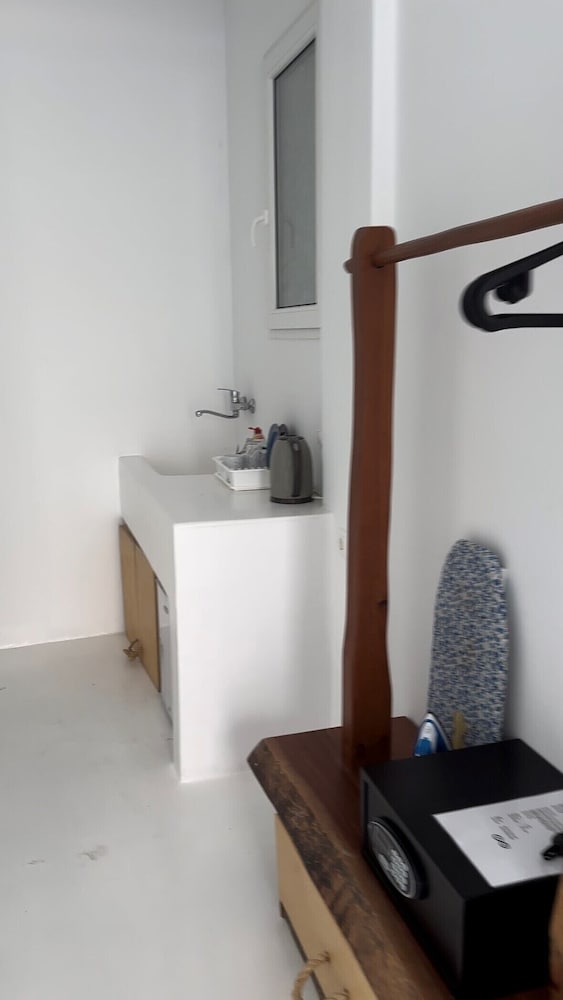 Budget Family Studio - Photo 8