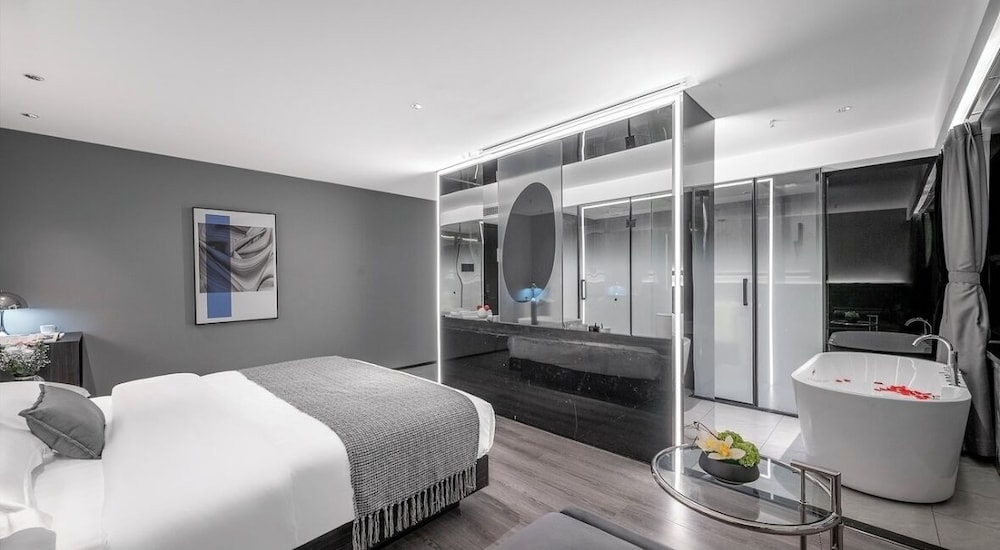 Deluxe Room, City View