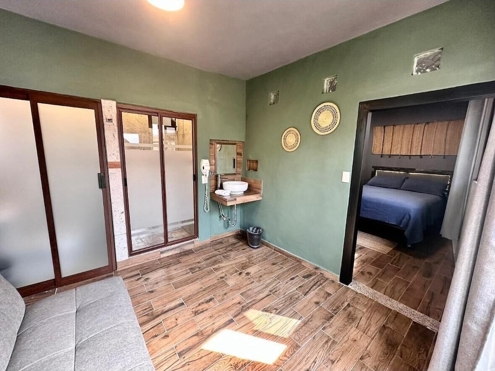 Studio Suite, Patio photo 1