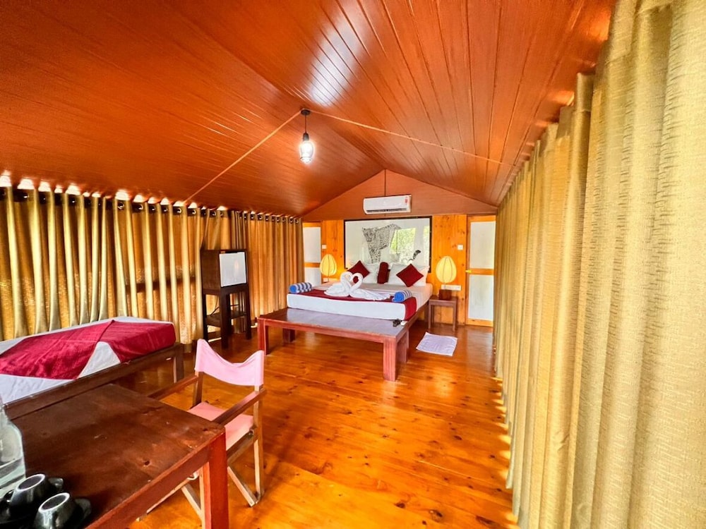 Honeymoon Room photo 3