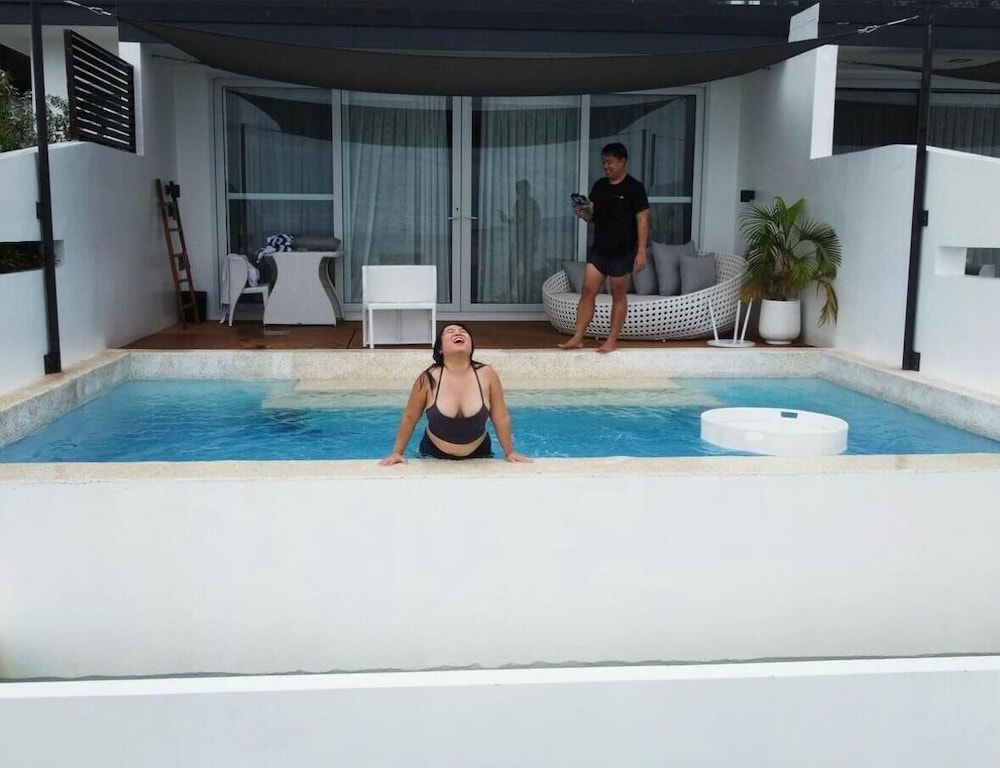 King Suite With Private Pool - Photo 12