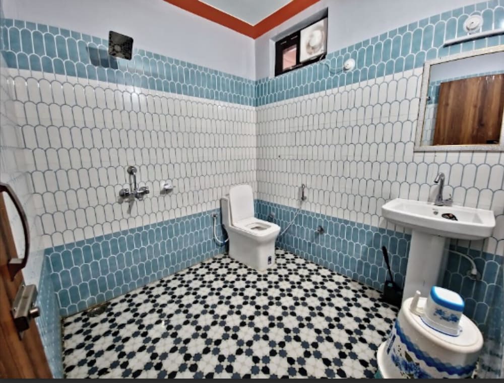 Deluxe Room, Hill View photo 2