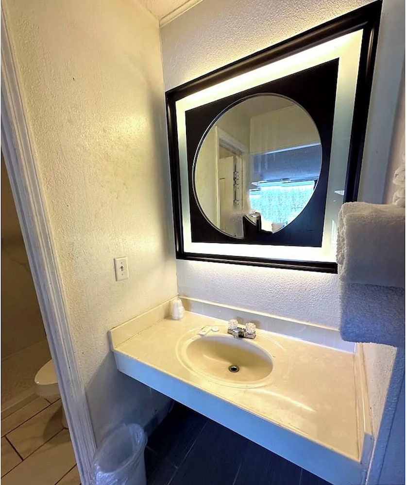 Basic Single Room photo 3