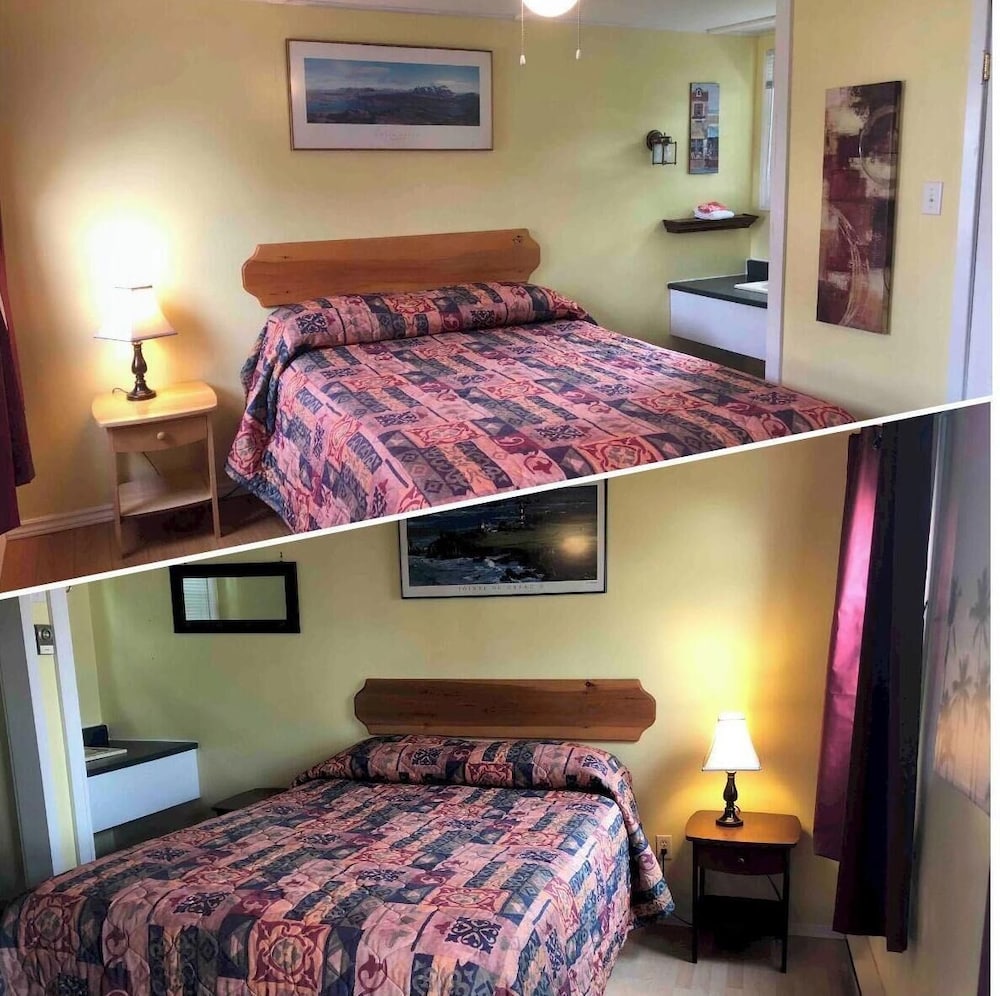 Motel 2 Adjoining Rooms, 1 Queen Bed Each photo 1