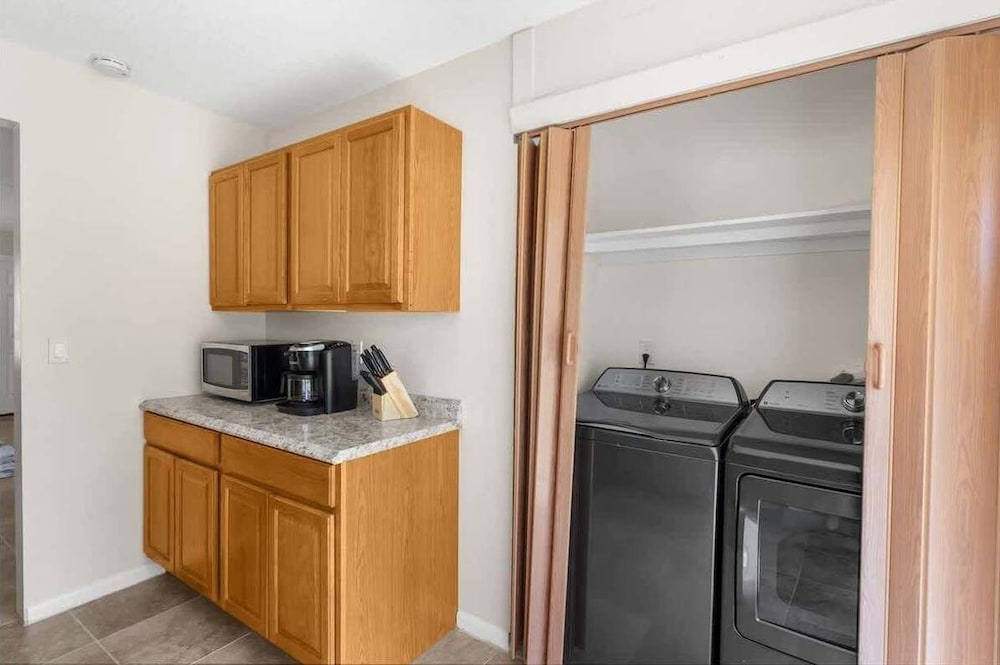 House, Multiple Beds, Kitchen, Garden View (13921 19th st #1 dad) photo 2