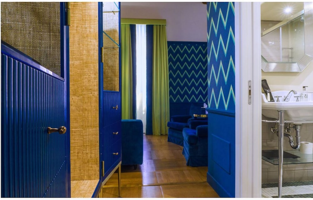 Superior Room thumbnail 6