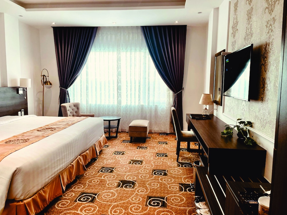 Deluxe Double or Twin Room, Pool View - Photo 9