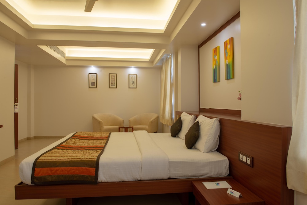 Deluxe Twin Room with Balcony - Photo 28
