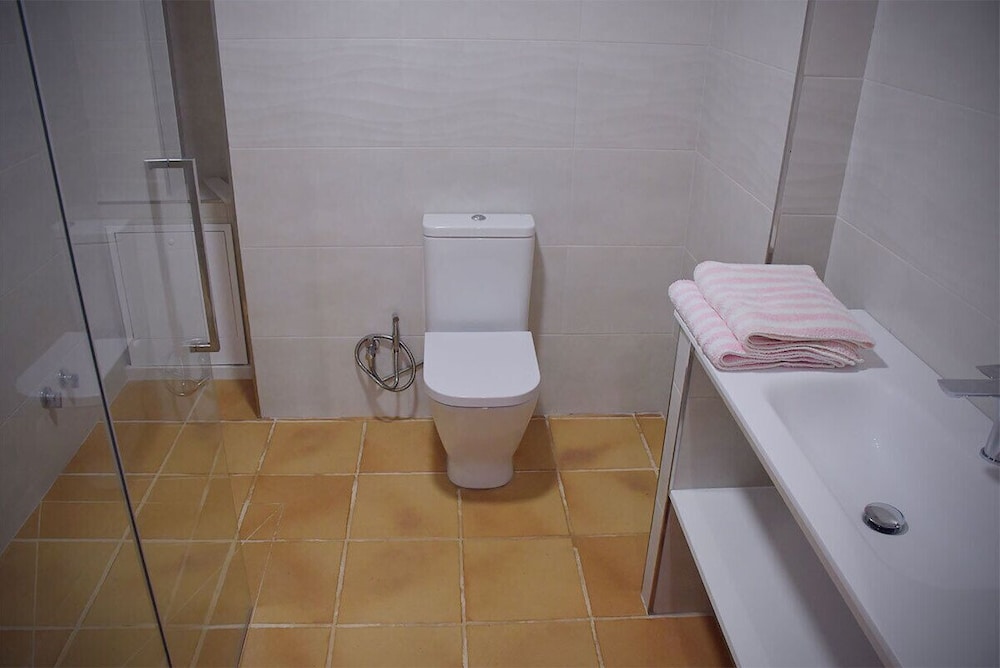 Traditional Apartment photo 3