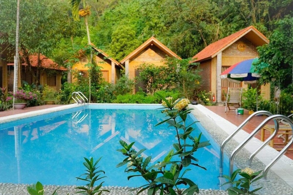 Deluxe Triple Bungalow - Photo 2