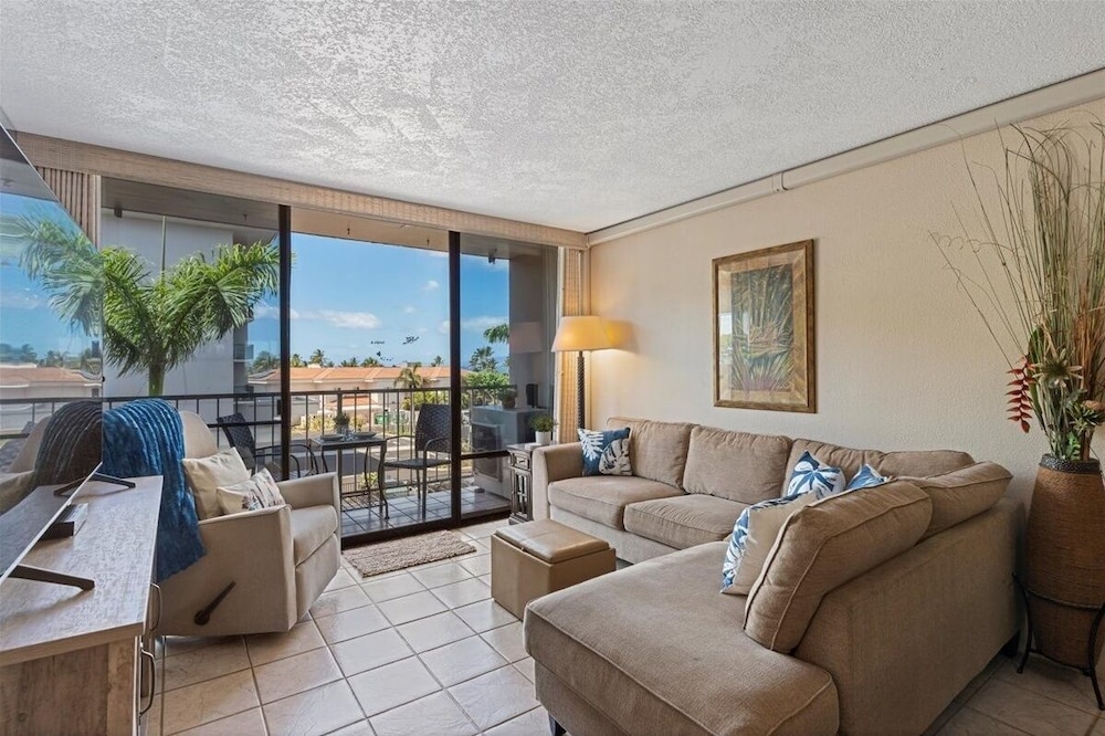 Condo, 3 Bedrooms