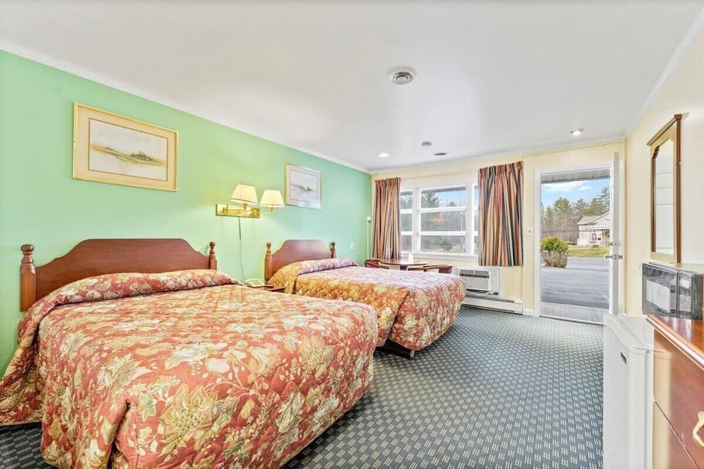 Classic Double Room, 2 Double Beds, Pool View photo 2